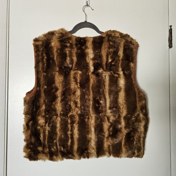 Vintage Victoria Harbour warm boho retro hippie brown faux fur vest Size L - Picture 5 of 5